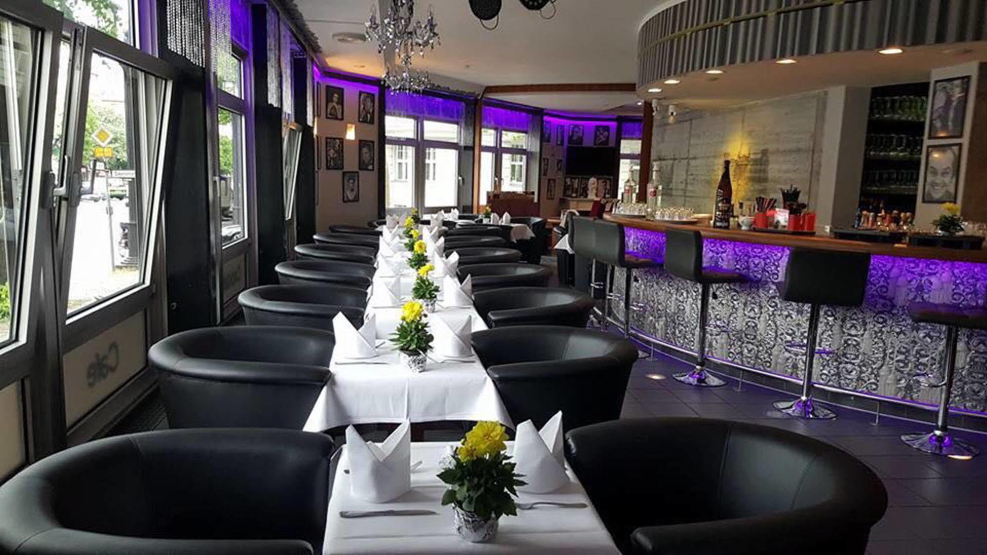 Concorde Hotel am Studio Berlín Exterior foto